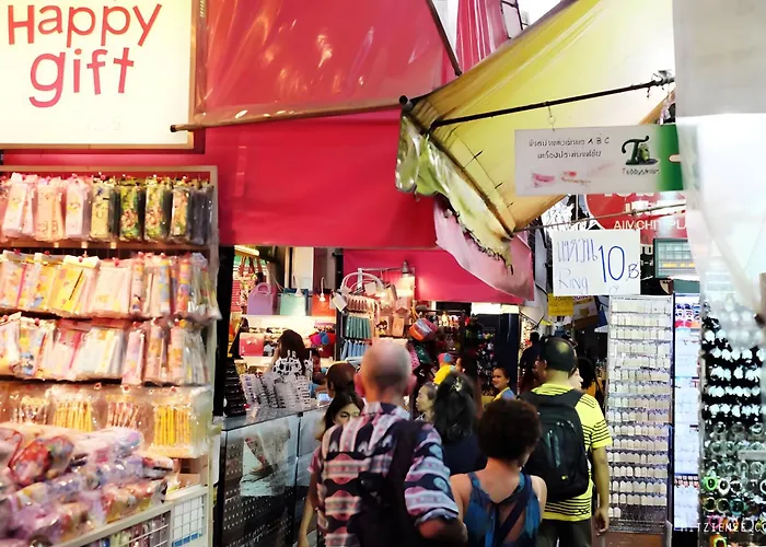 The Character Yaowarat-ถนนพาดสาย เยาวราช